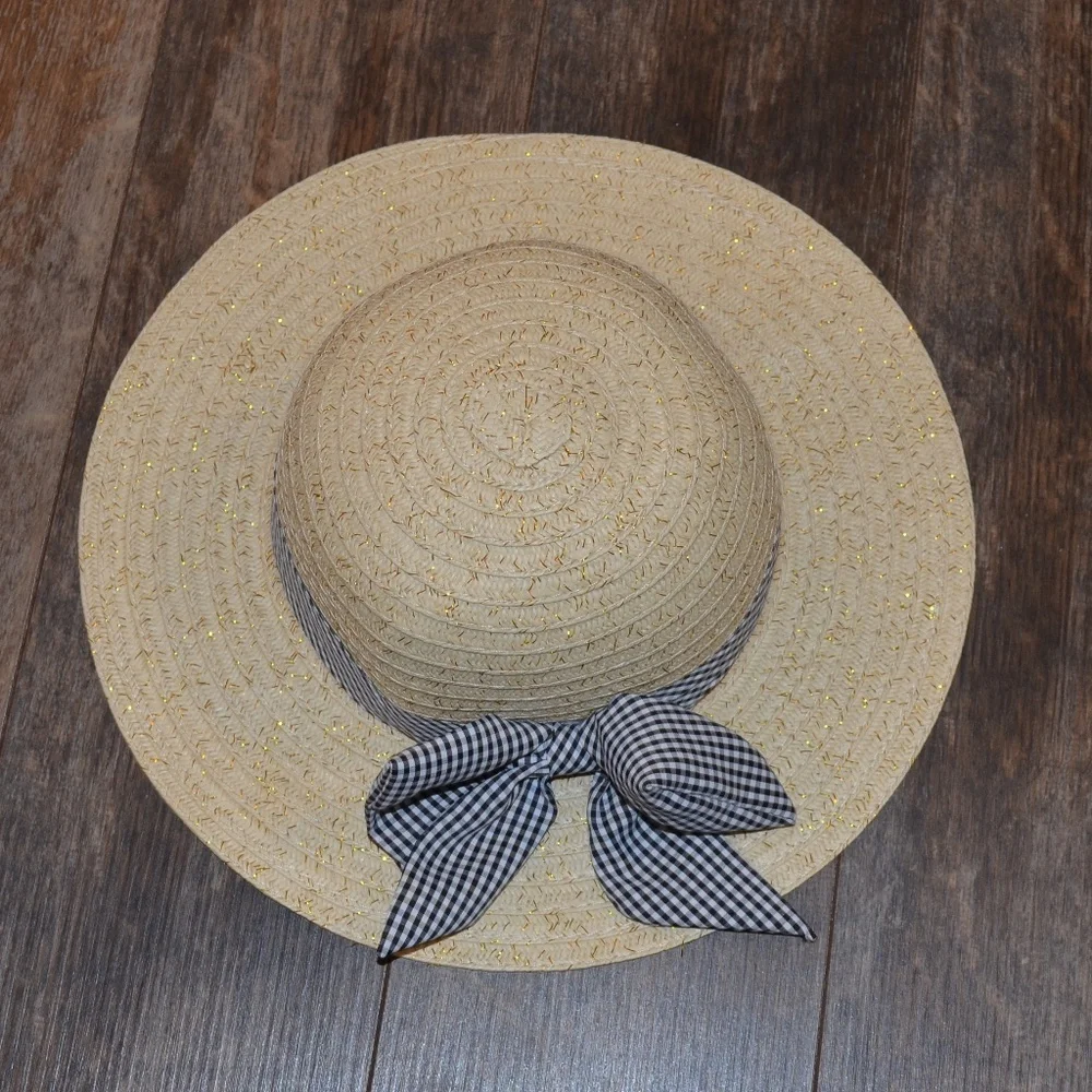 Summer Hat w/black and white check